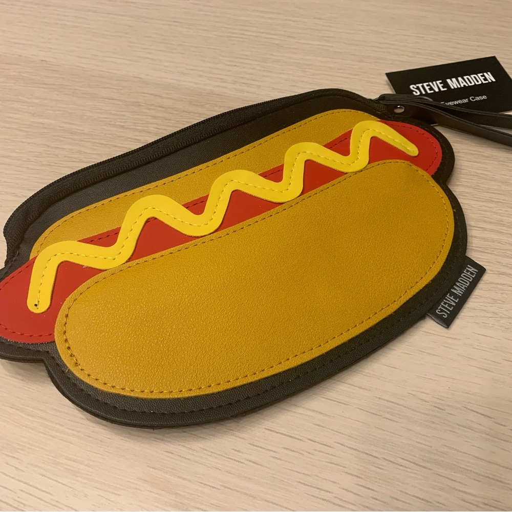 NWT Novelty Hotdog Clutch/Wristlet/Eyeglass Case: Steve Madden